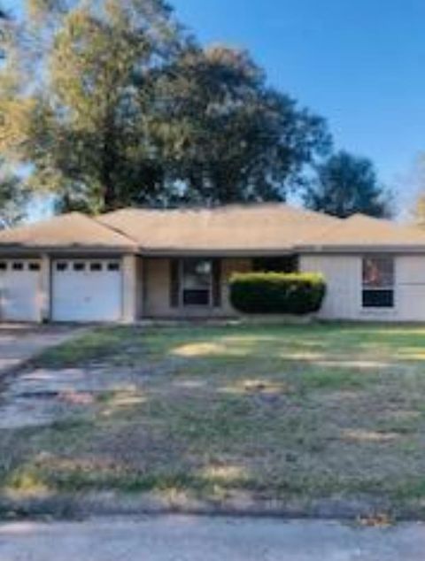 1924 W Decker Ave Orange TX 77632