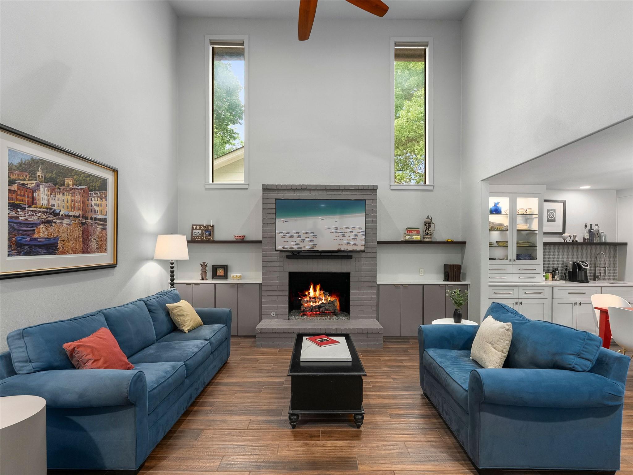 299 W Edgewater TER