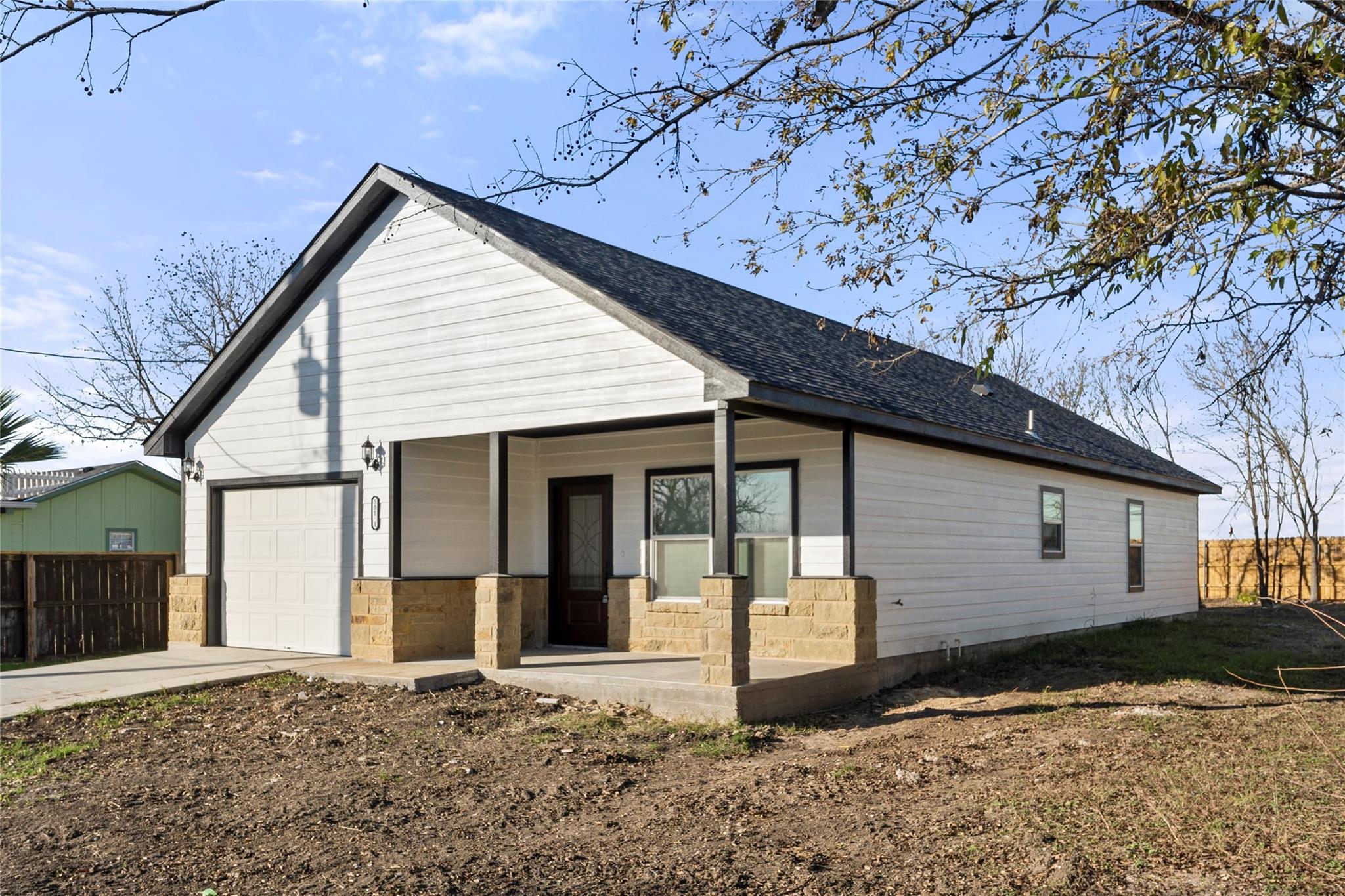 501 E Plum ST 1