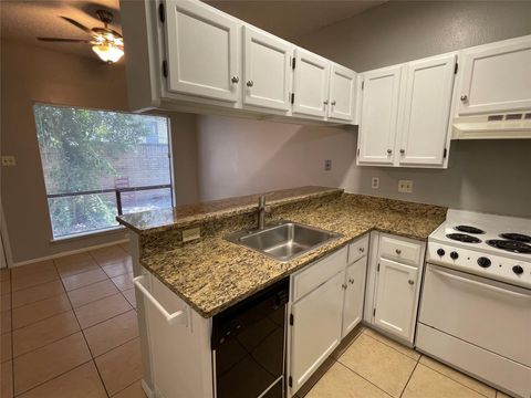 Photo of 1905 SAN GABRIEL ST #105, Austin, TX 78705 (MLS # 3152104)