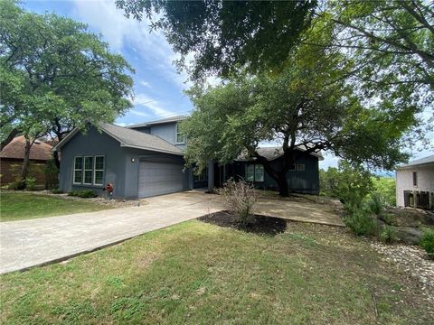 Photo of 204 Spellbrook LN, Lakeway, TX 78734 (MLS # 4564087)