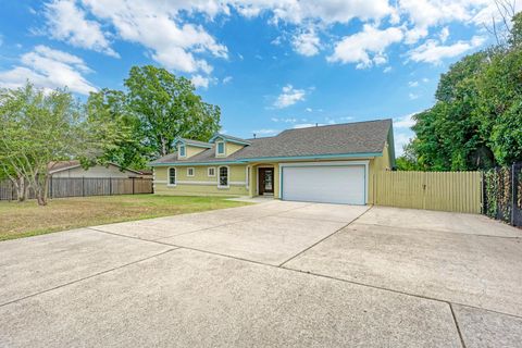 Photo of 903 N Neans DR, Austin, TX 78758 (MLS # 3891950)