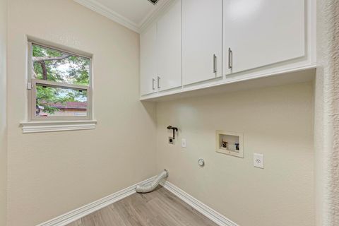 Tiny photo for 903 N Neans DR, Austin, TX 78758 (MLS # 3891950)