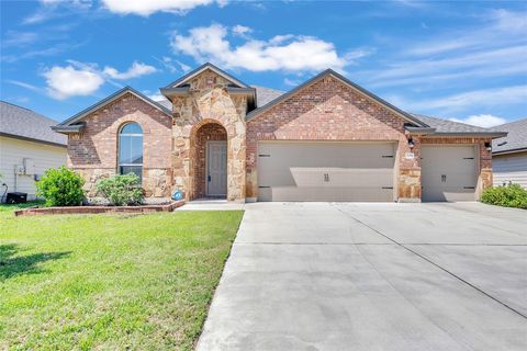 208 Nathaniel DR Taylor TX 76574