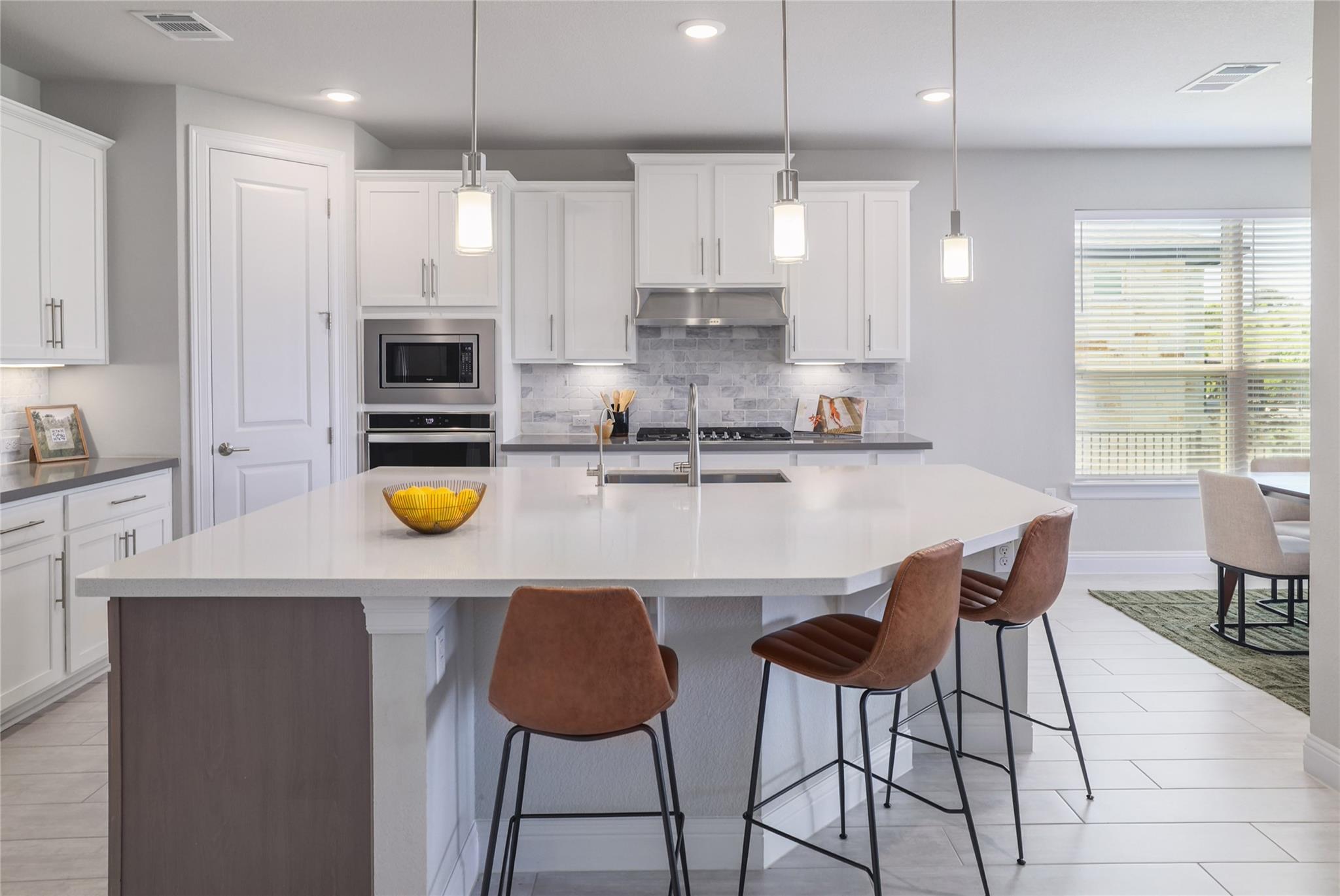 204 Abbeyville WALK