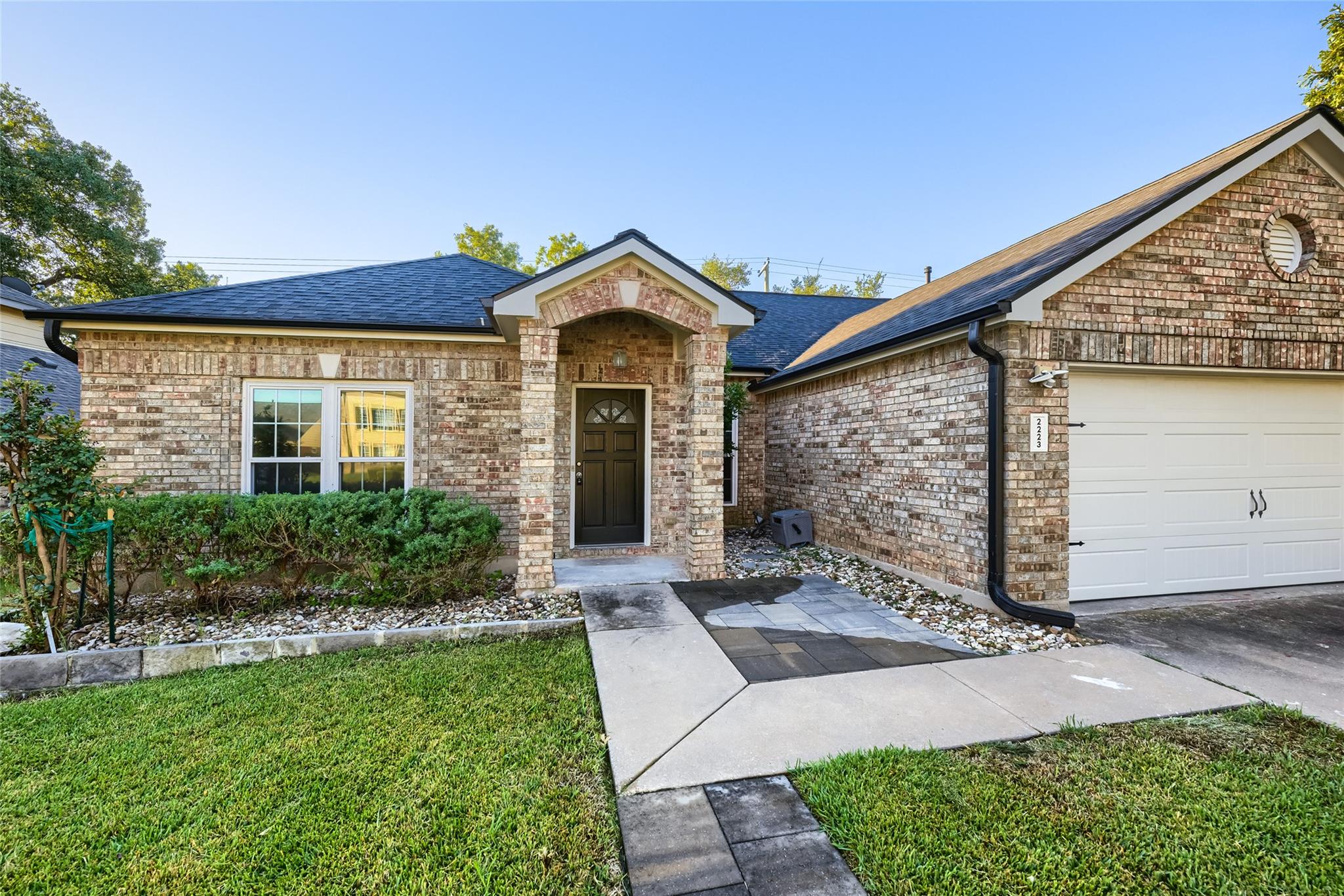 2223 Mockingbird DR