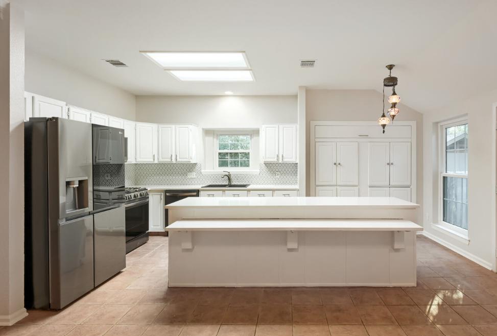 2223 Mockingbird DR