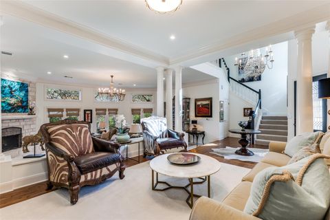 6815 Cougar RUN Austin TX 78731