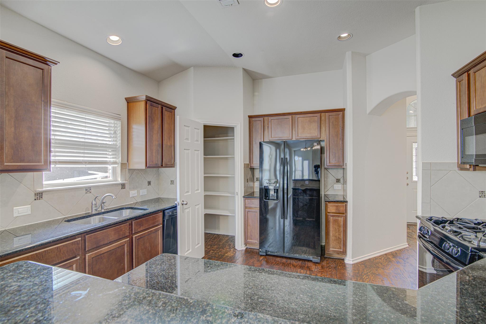 1610 Greenside DR