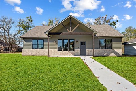 A home in Giddings