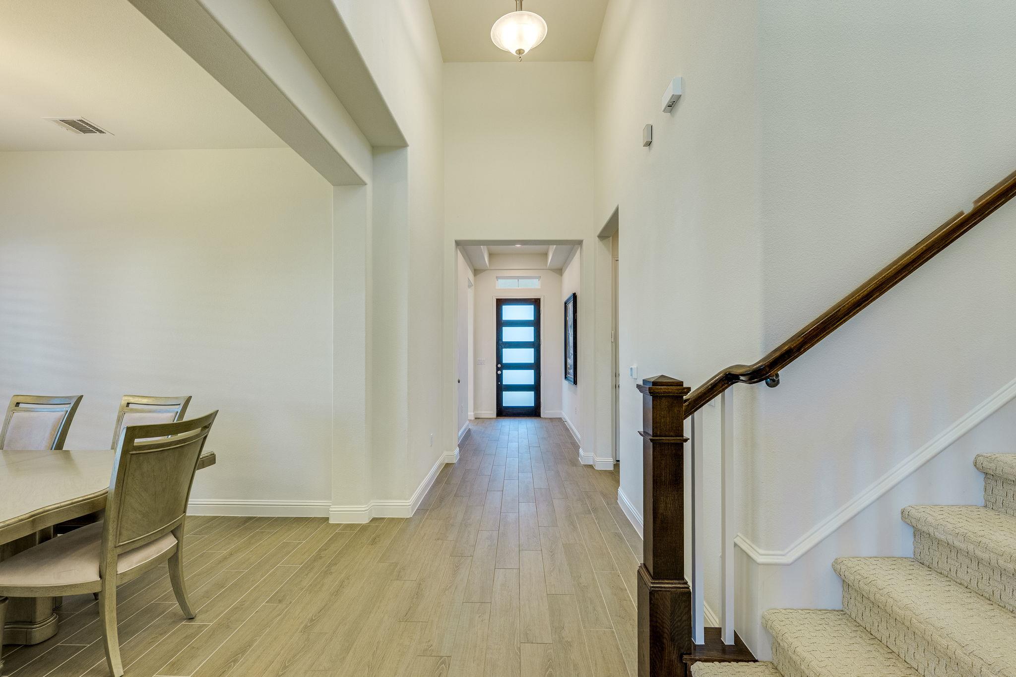 15618 Bended Knee DR