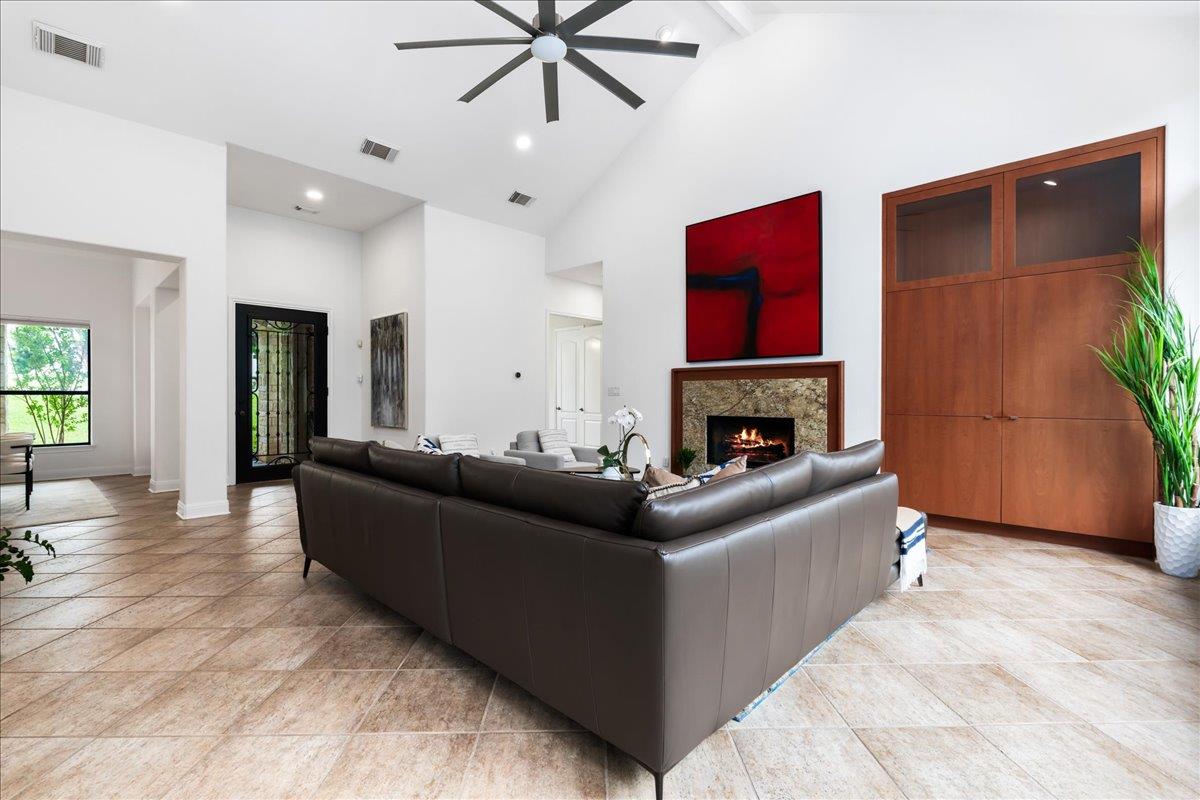 37 Autumn Oaks DR