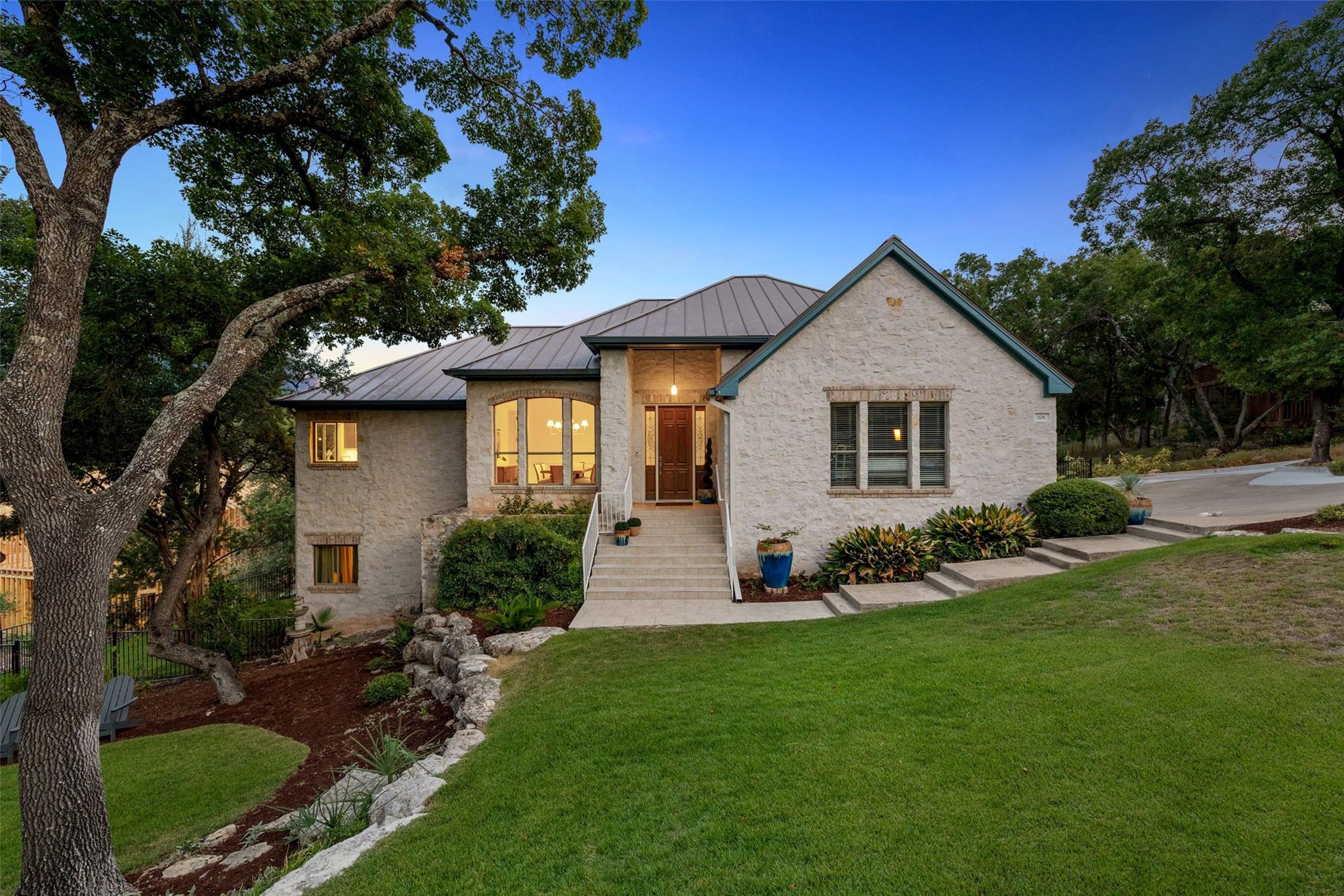106 Nakoma DR