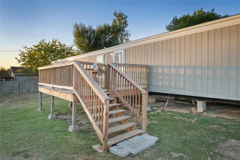 Photo of 304 Regina DR, Buda, TX 78610 (MLS # 8469305)