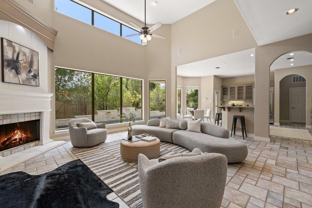 5 Tiburon CT