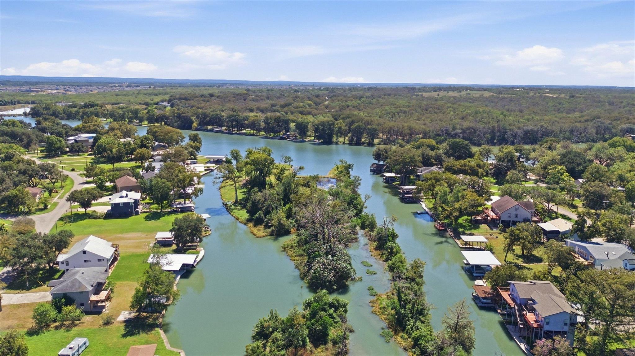 124 Lakeside DR