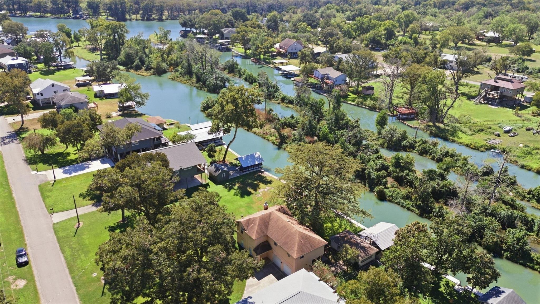 124 Lakeside DR