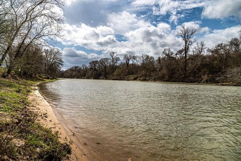 121 Mechelle ST Smithville TX 78957