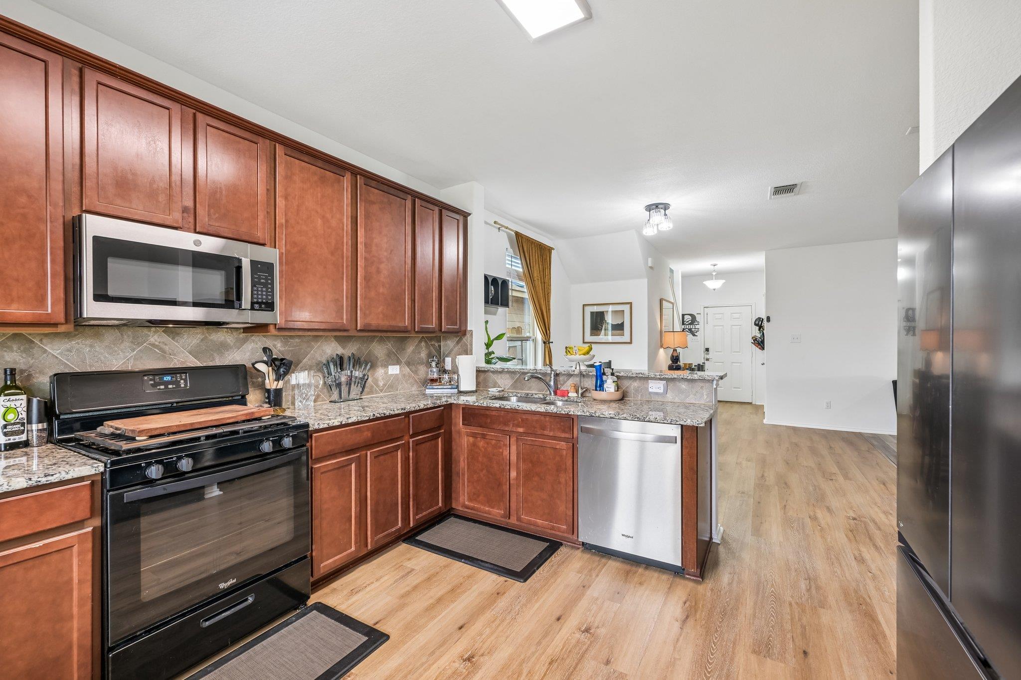 216 La Dera DR