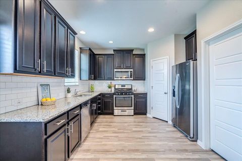 Photo of 10317 Laurie LN, Austin, TX 78747 (MLS # 6174321)