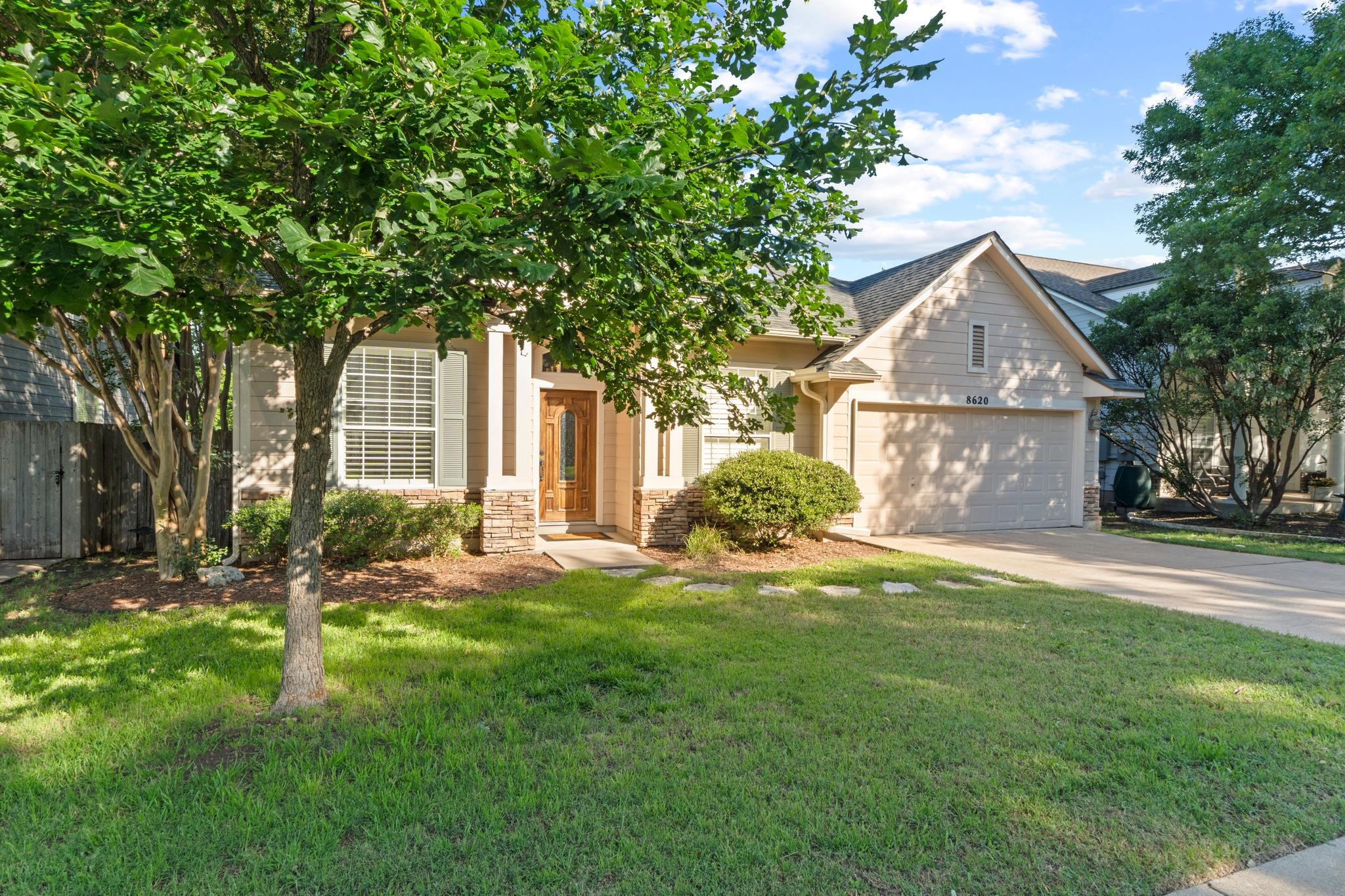 8620 Little Laura DR