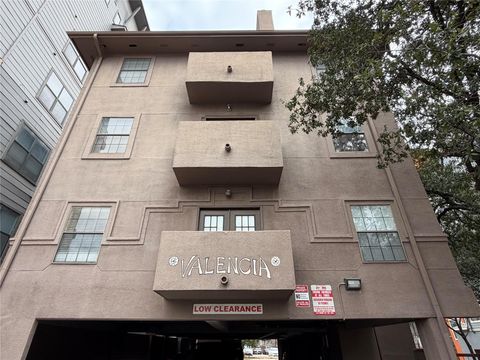 Photo of 2509 Pearl ST #7, Austin, TX 78705 (MLS # 7626862)