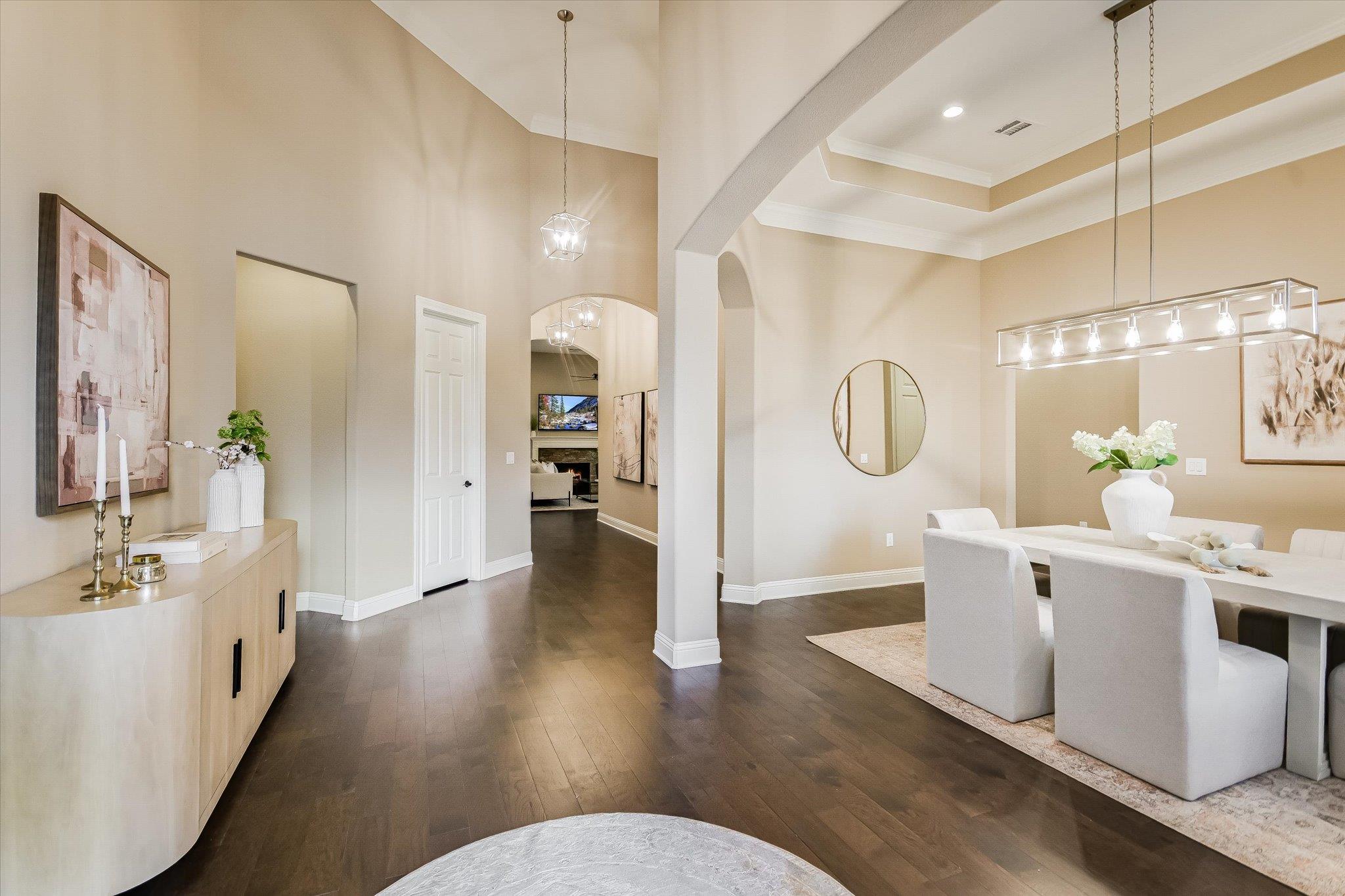 2421 Parisio CT