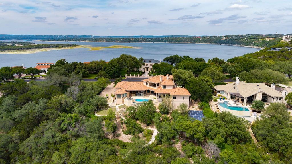 Photo of 16005 Chateau Ave, Austin, TX 78734 (MLS # 6652775)