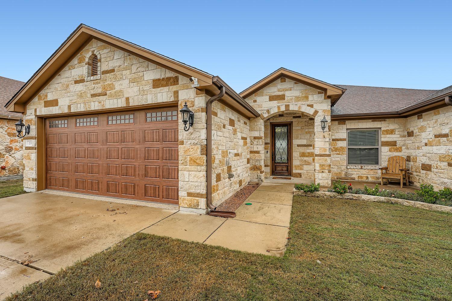 213 Western Sky Trl, Jarrell, TX, 76537