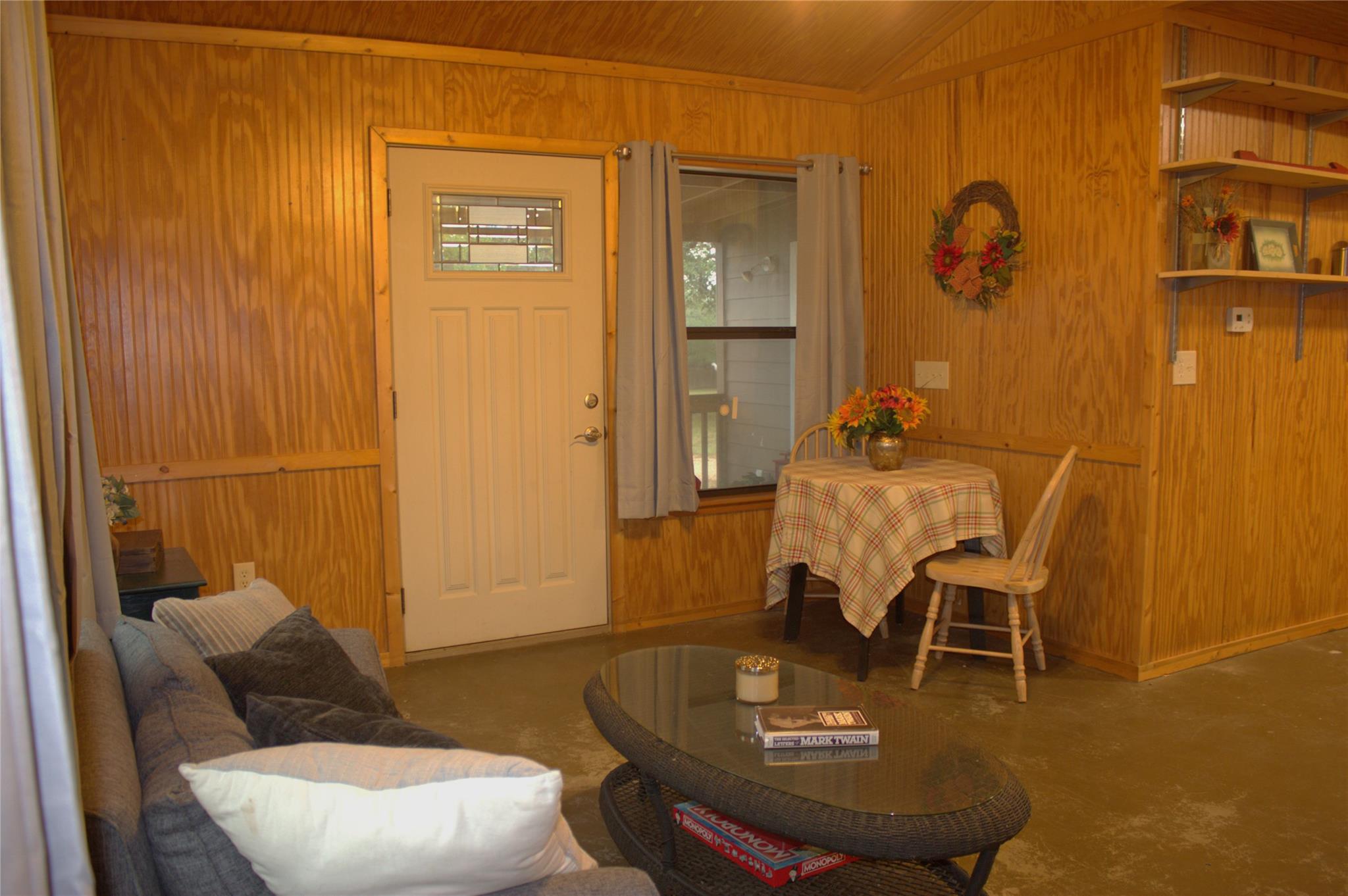 600 Jim Bowie DR