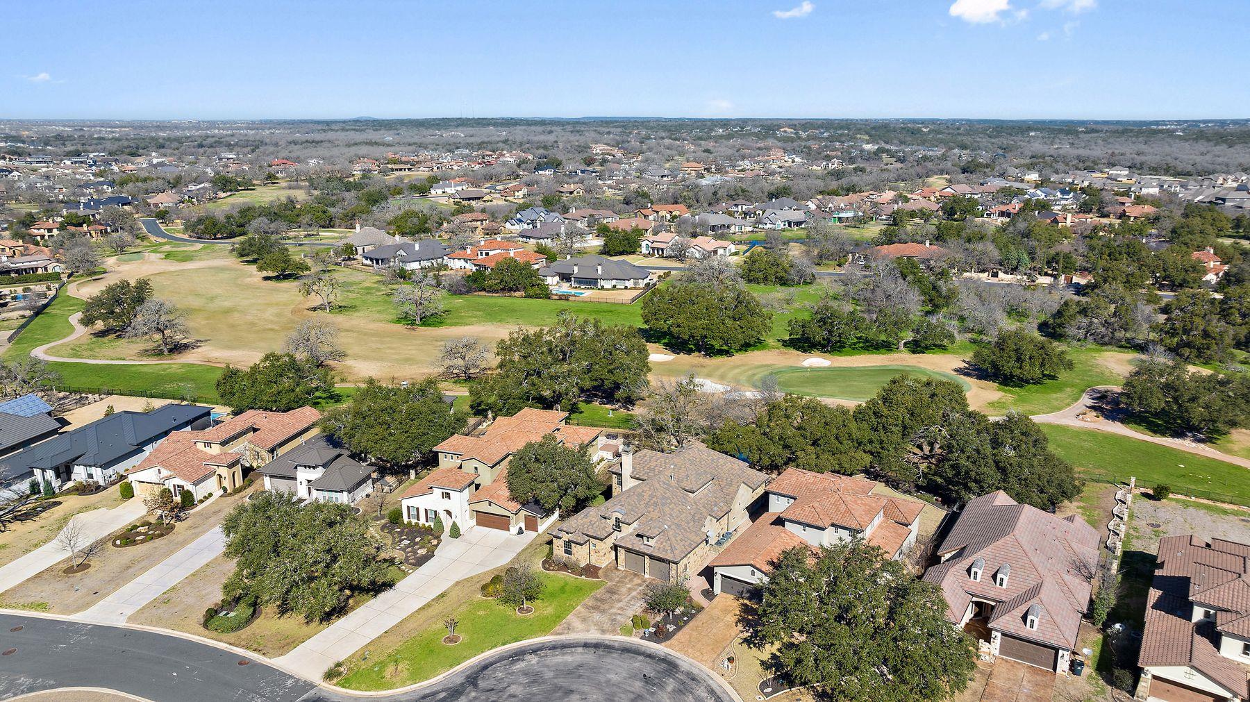 309 Grand Oaks LN