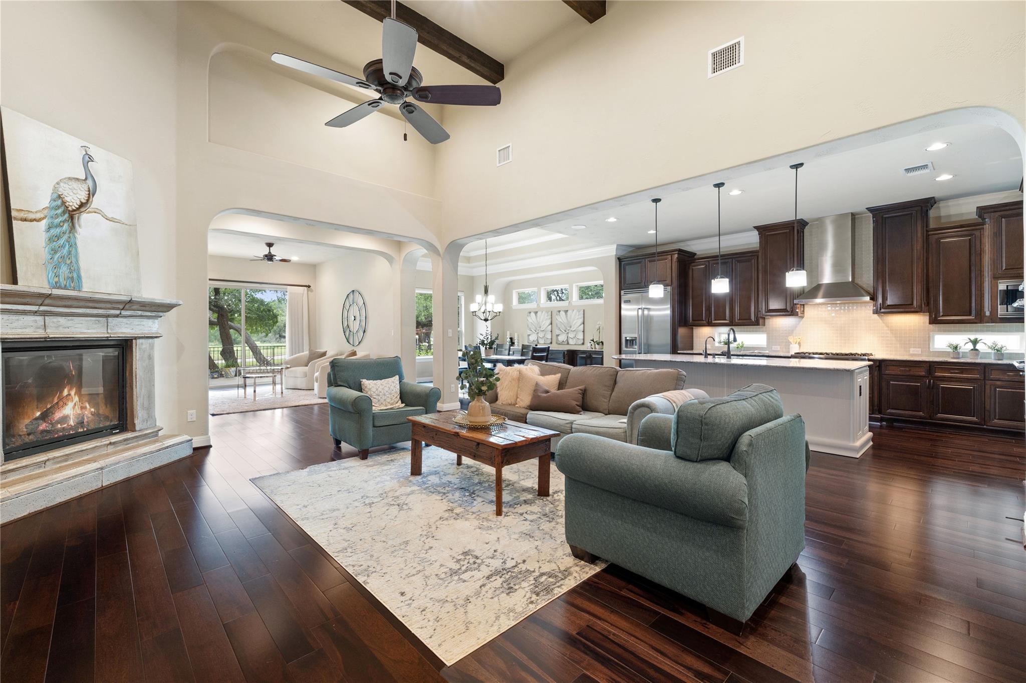 309 Grand Oaks LN