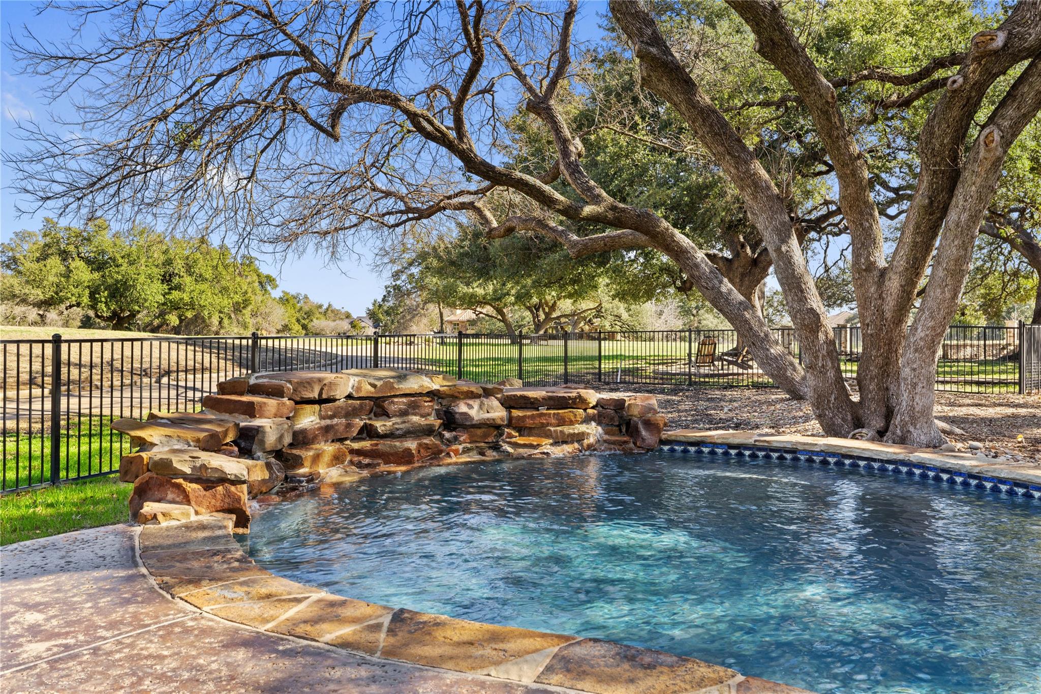 309 Grand Oaks LN