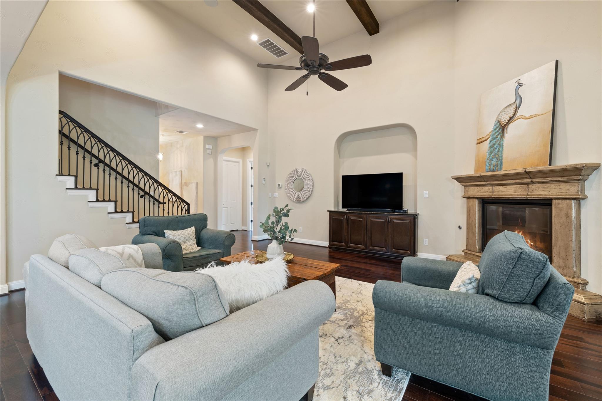 309 Grand Oaks LN