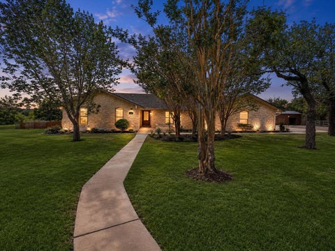 Photo of 404 Skyline RD, Georgetown, TX 78628 (MLS # 6618744)