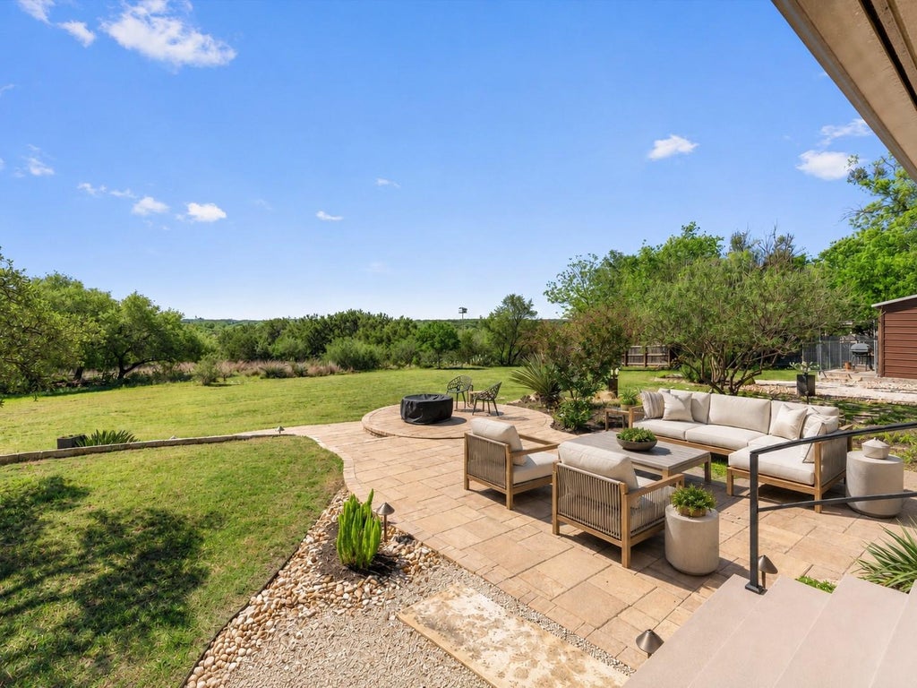Photo of 404 Skyline RD, Georgetown, TX 78628 (MLS # 6618744)