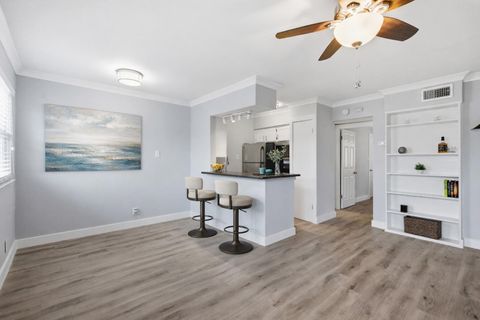 2401 Manor RD 232 Austin TX 78722