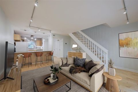 Photo of 5330 Balcones DR #G, Austin, TX 78731 (MLS # 4561806)