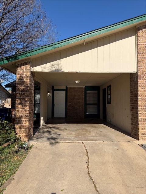 4702 Rocking Chair RD Austin TX 78744