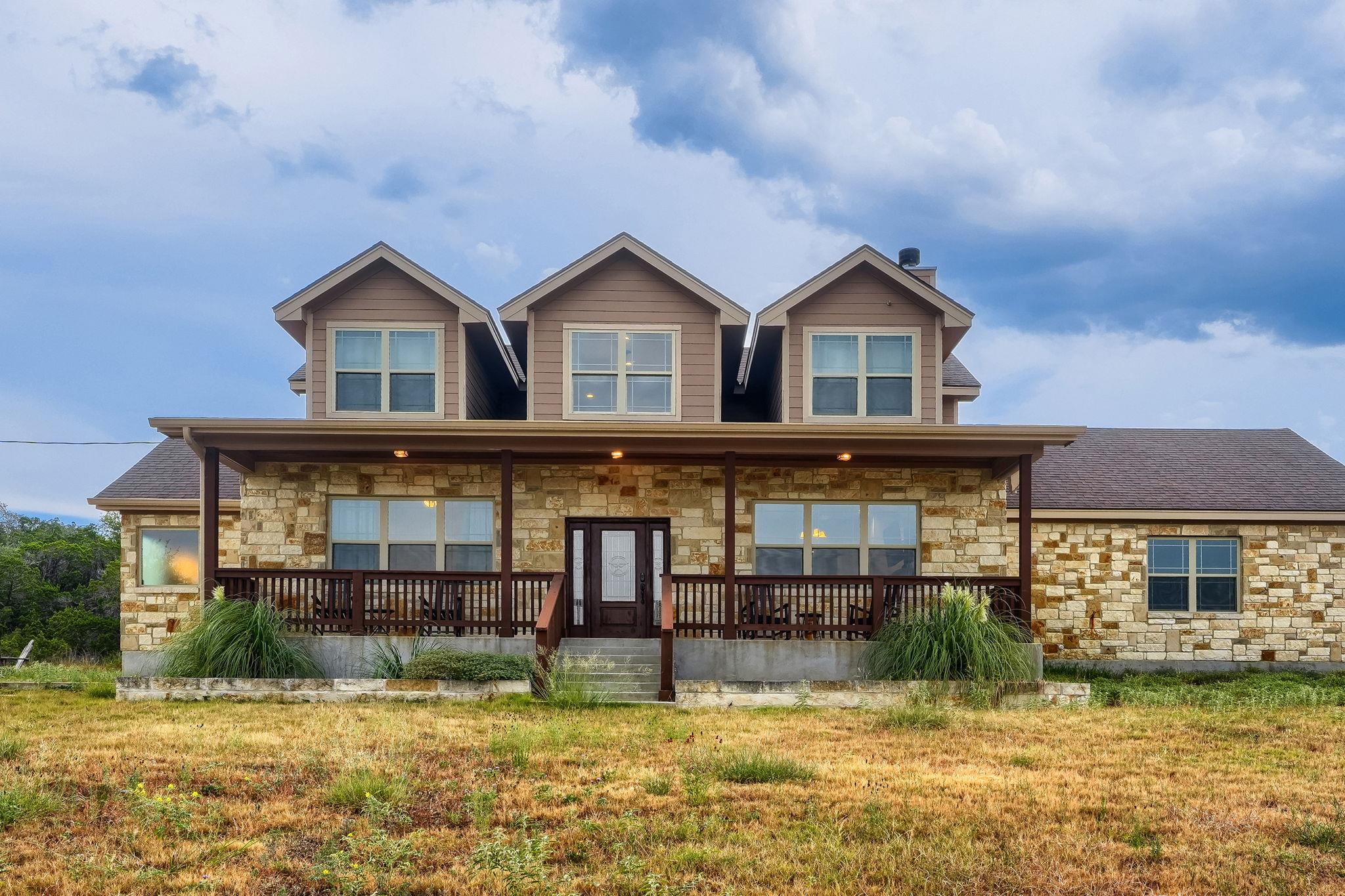 441 Eagle LN