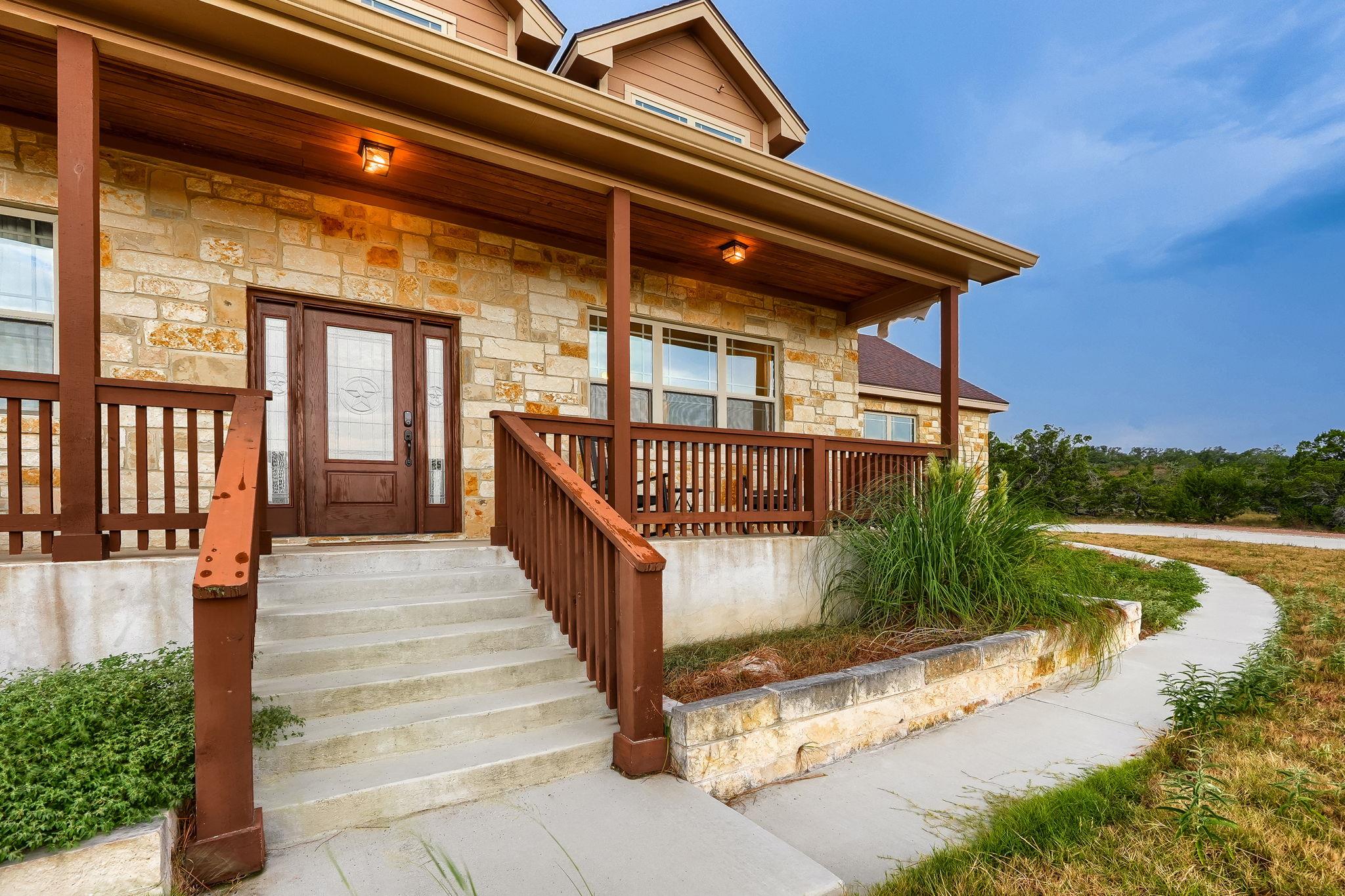 441 Eagle LN