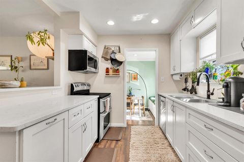 Photo of 8800 Redfield LN, Austin, TX 78758 (MLS # 7238751)