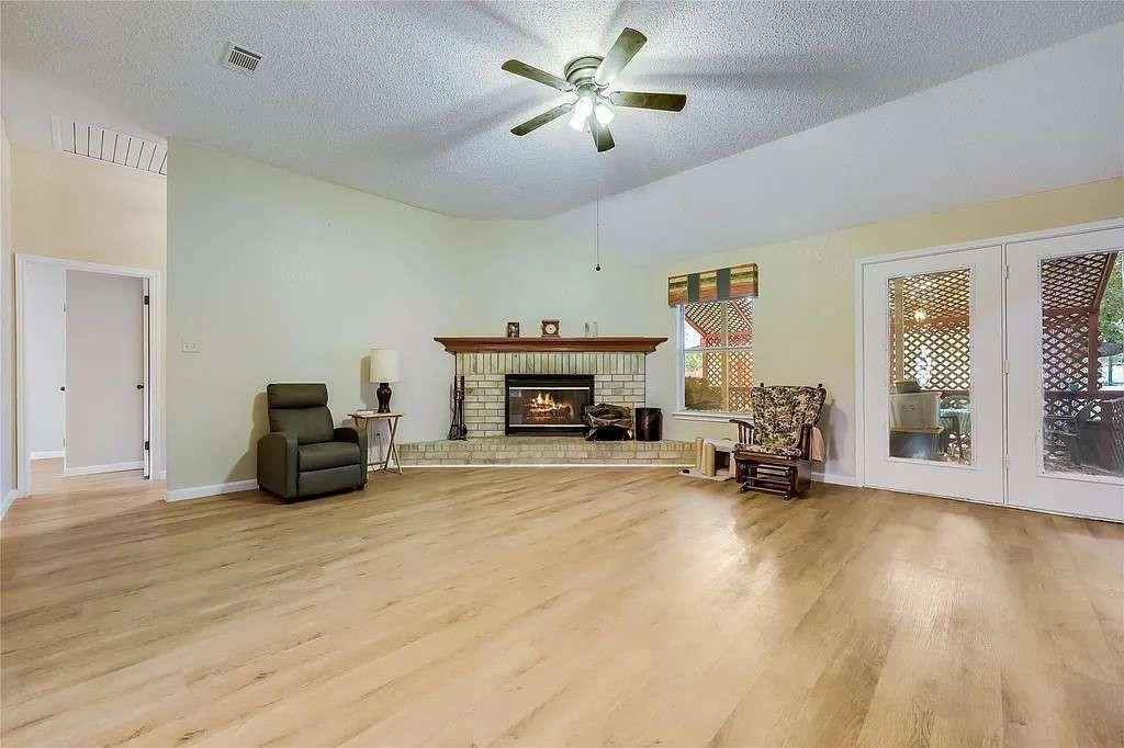 107 Patricia RD
