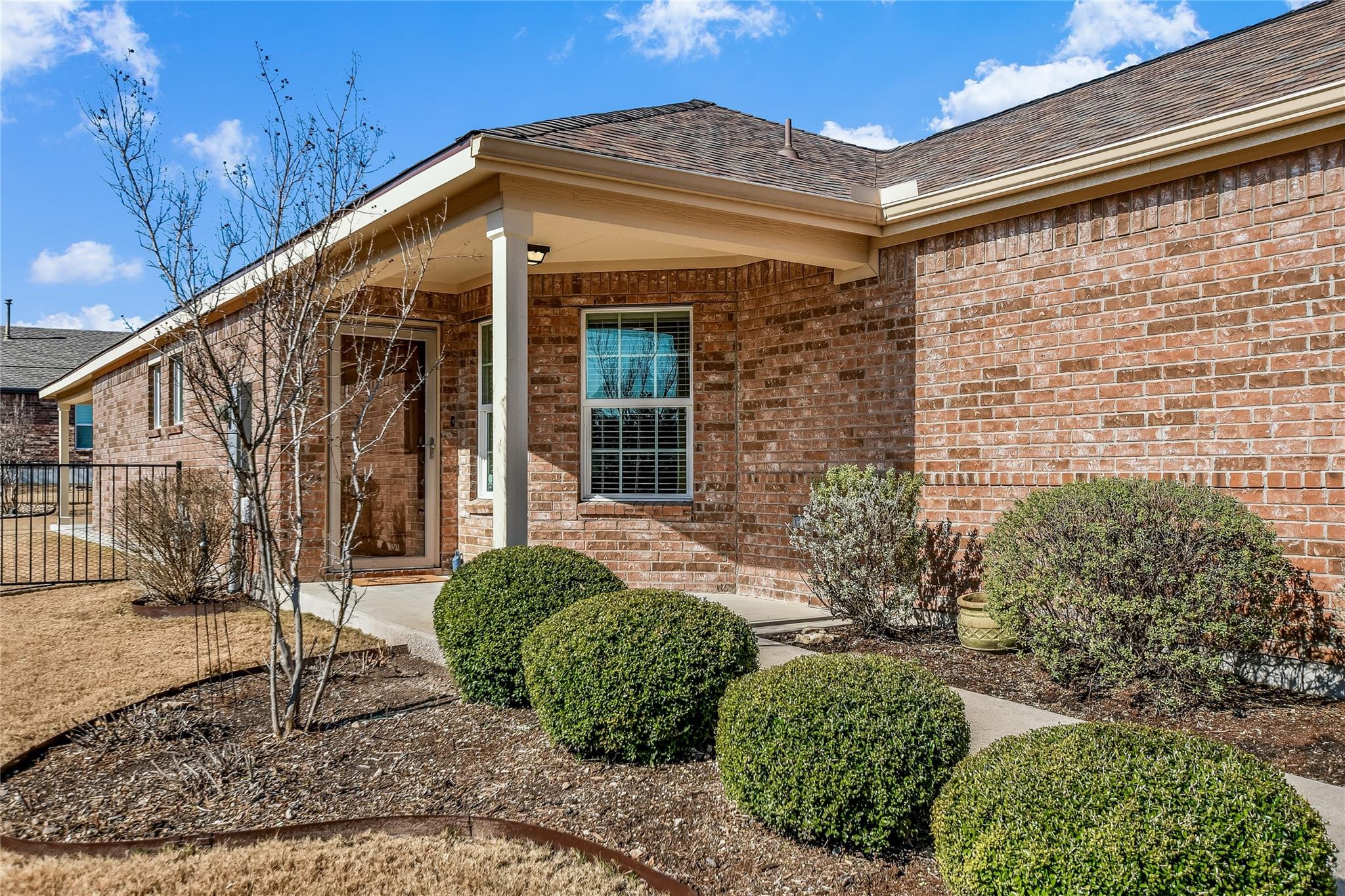 803 Hamilton LN