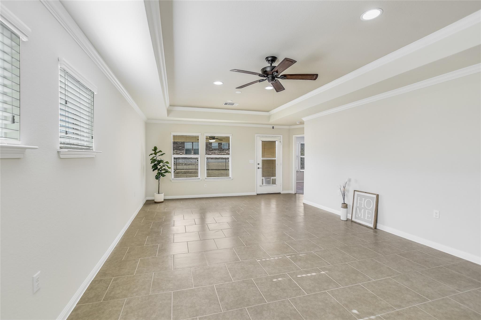 803 Hamilton LN