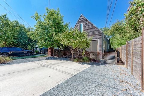 Photo of 304 W Milton ST, Austin, TX 78704 (MLS # 1407358)