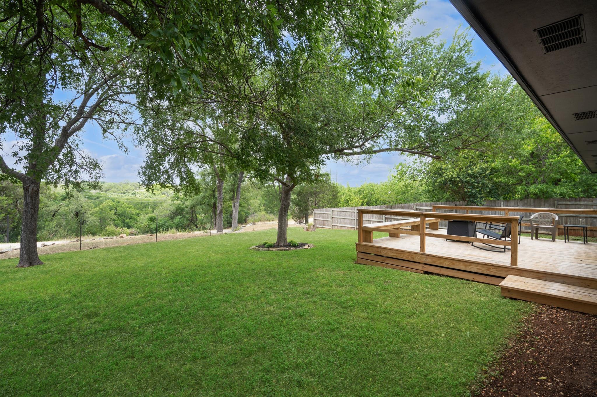 1004 Scenic DR