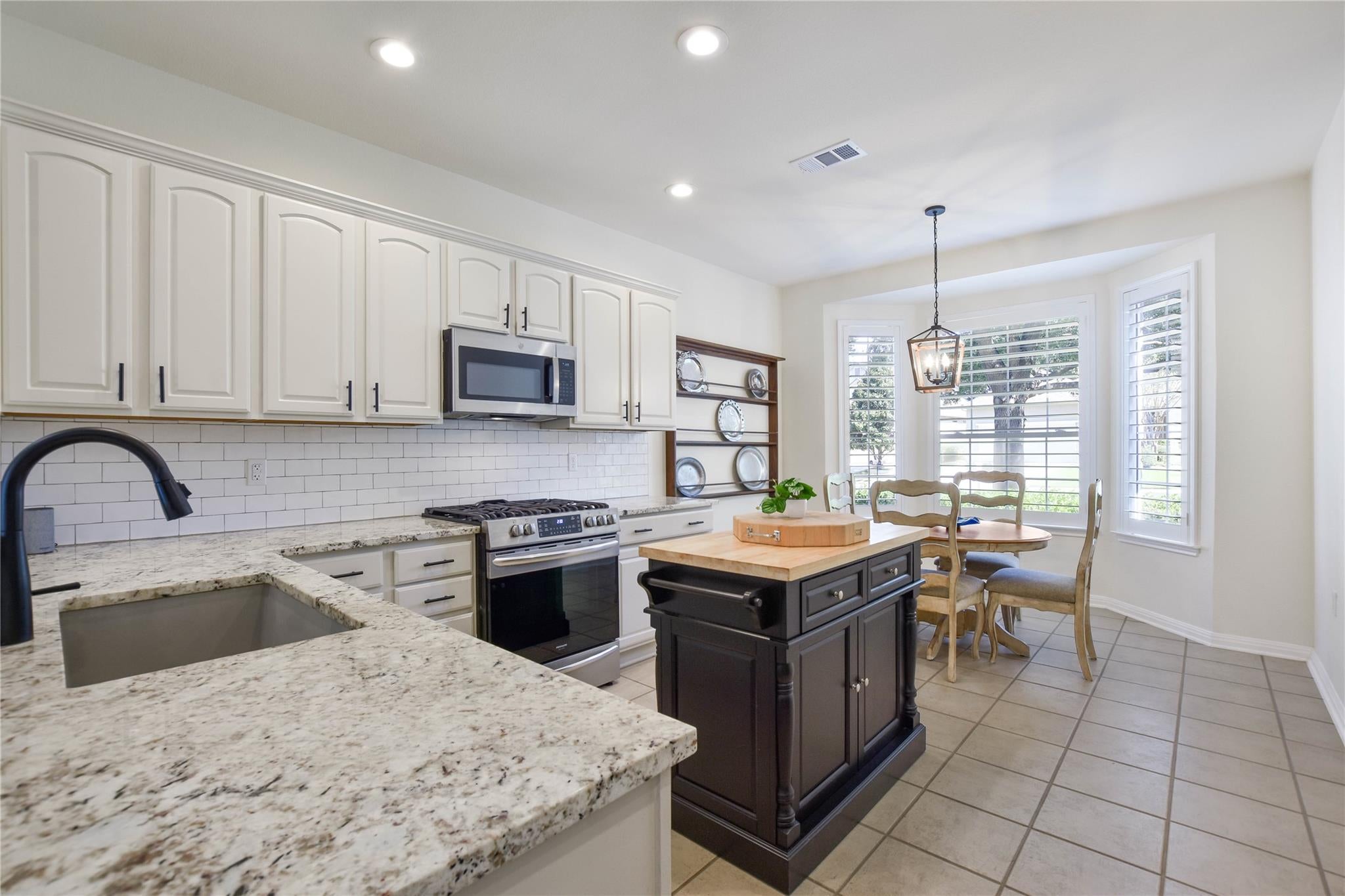 119 Rain Lily LN