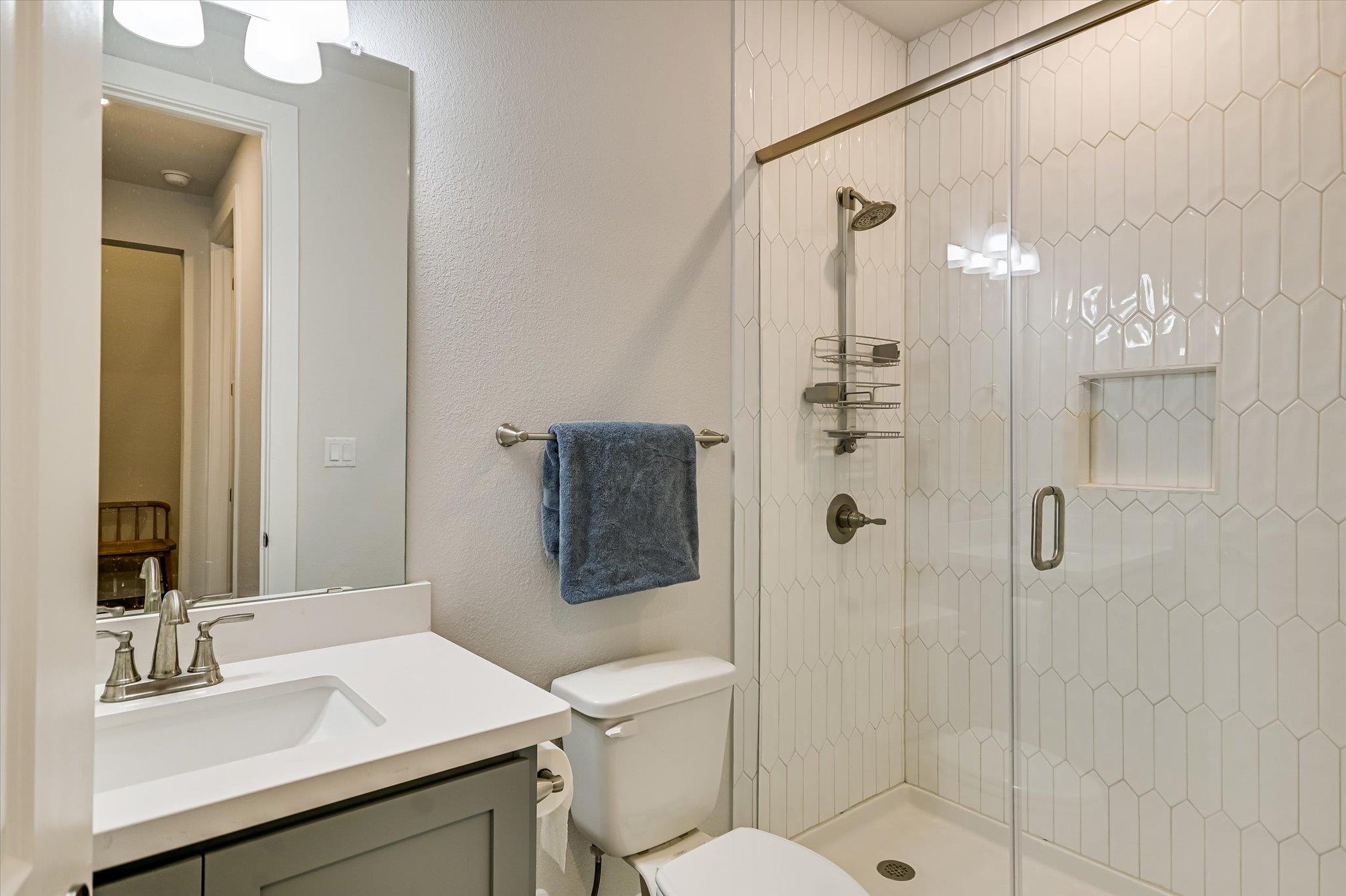 Dripping Springs, Texas 78620, United States, 5 Bedrooms Bedrooms, ,4 BathroomsBathrooms,Residential,Active,229622