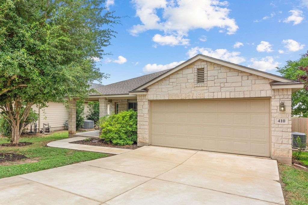 Photo of 410 Brazoria TRL, San Marcos, TX 78666 (MLS # 3041092)